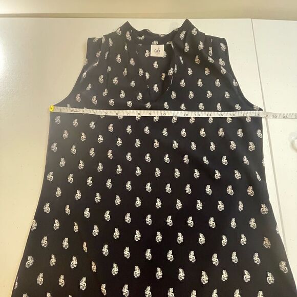 Two 2 lot bundle Cabi sleeveless small blouses - Picture 12 of 14